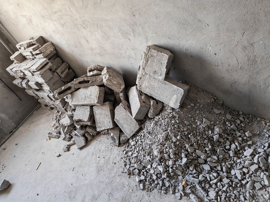 Құрылыстан шыққан тастар