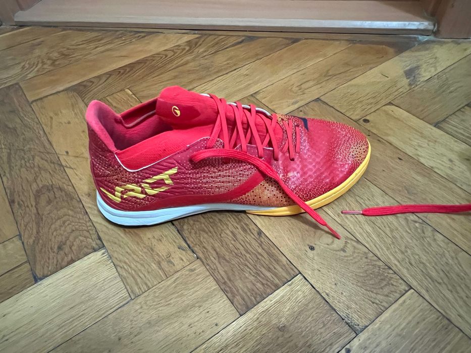 adidasi sport fotbal VRLT