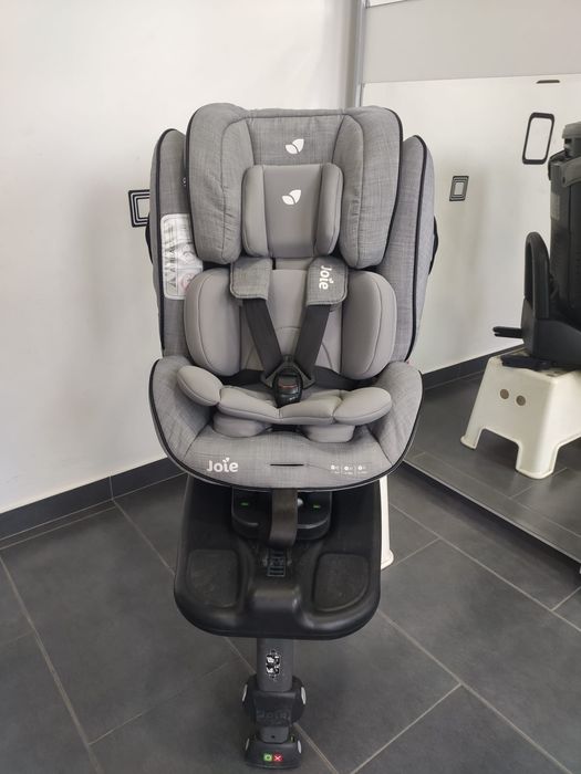 Scaun auto Joie Stages cu baza isofix pentru copii între 0 și 25 kg