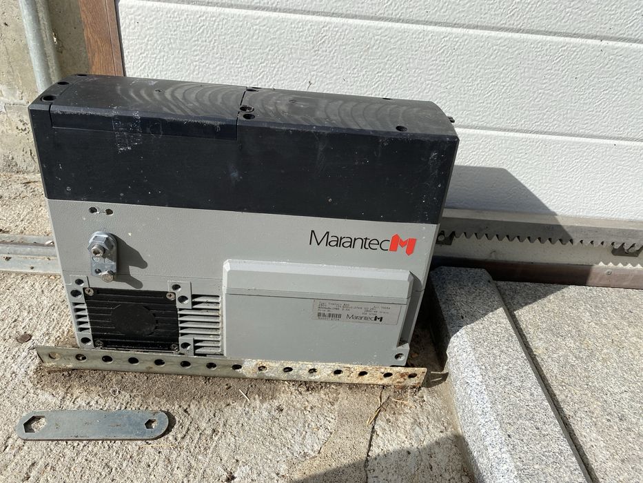 Автомат за плъзгаща врата marantec 820 comfort