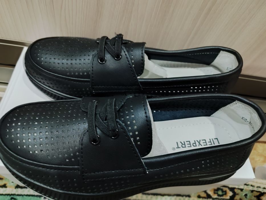 Продам женские туфли