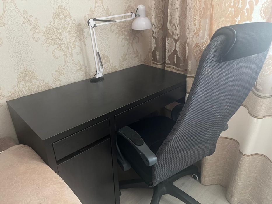 Продам письменный стол ikea