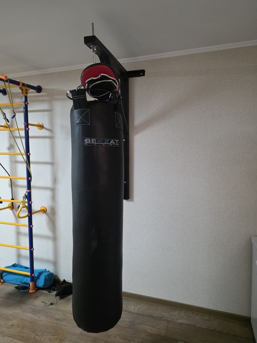 Продам боксерскую грушу