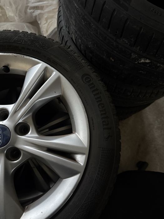 Джанти форд 16 със зимни гуми