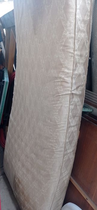 Матрас б/у  односпальный