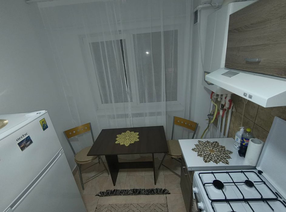 Închiriez garsoniera