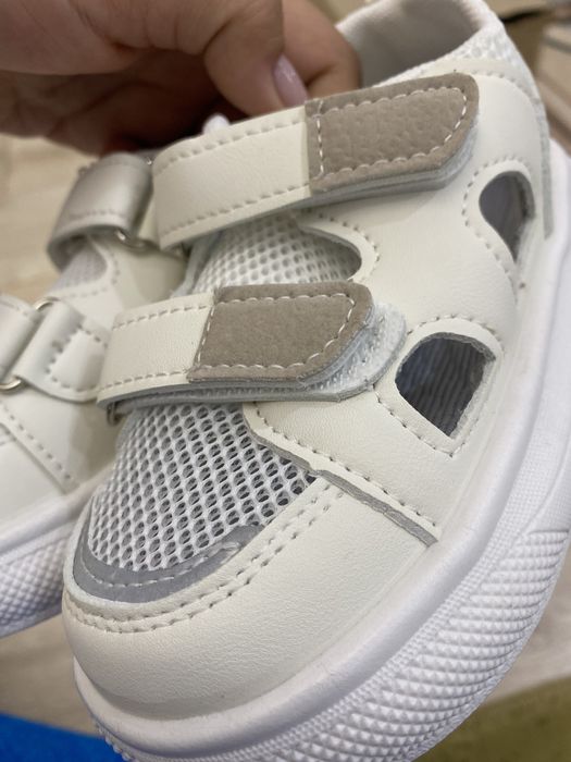 Классные детские кроссовки летние