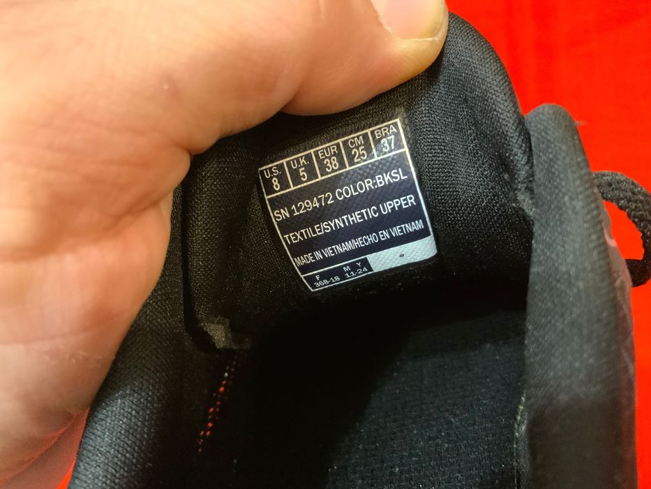 Skechers-оригинални маратонки 38 размер