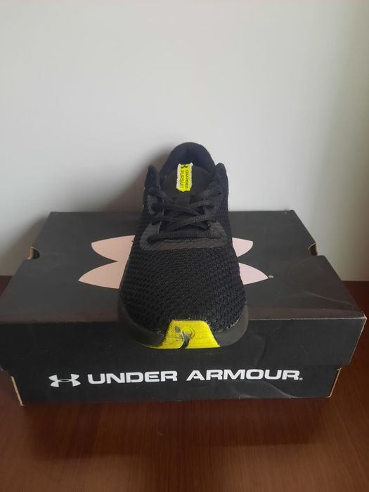 Adidași de alergare under armour
