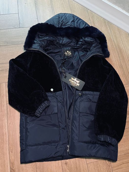 Темно-синяя куртка