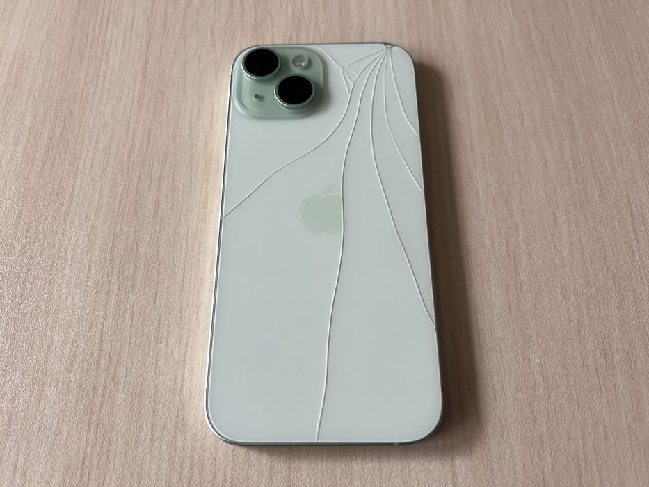 Продавам Apple iPhone 15 128GB