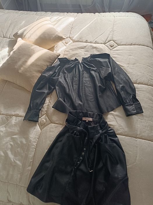 Кожен сет от две части