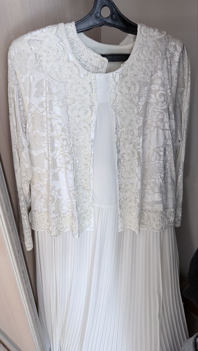 Продаётся платье.