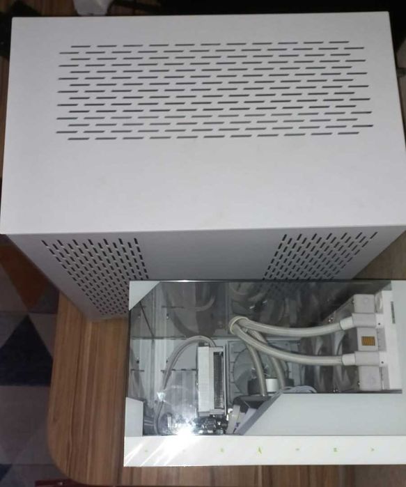 Продам корпус Lian Li