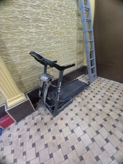 Беговой дорож хорошем состоянии ка