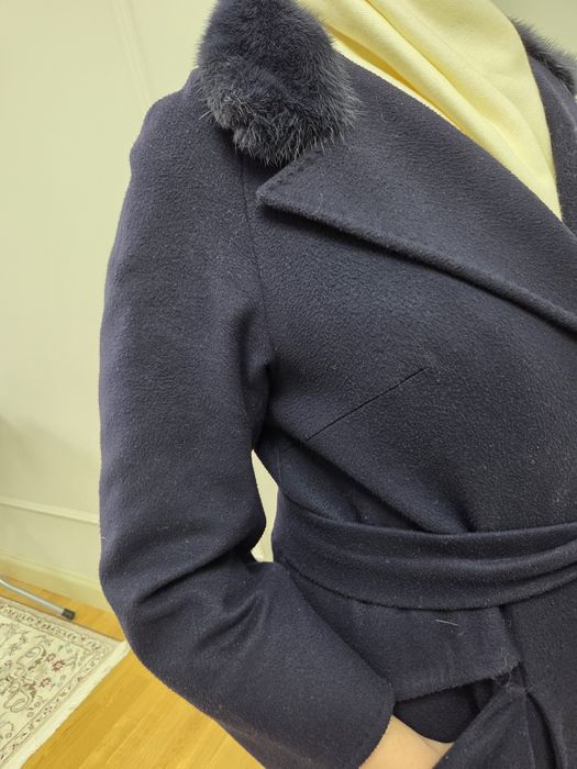 Пальто в темно-синем цвете