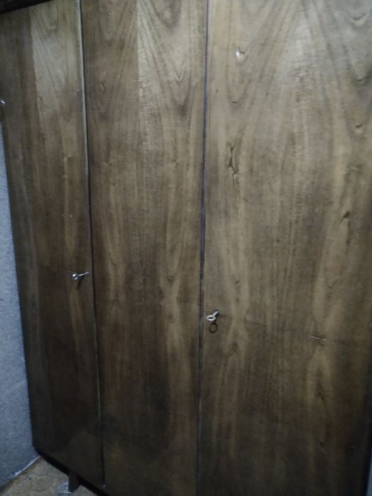 Шифонер из. Дерева