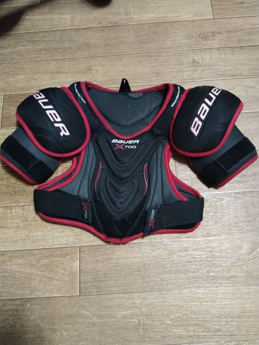 Продам нагрудник для хоккея