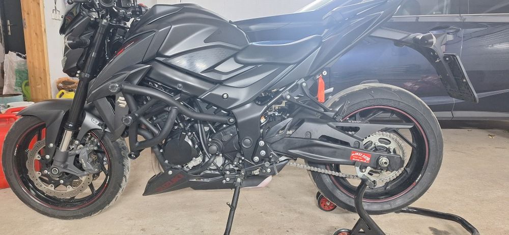 Продам мотоцикл SUZUKI GSX-S 750