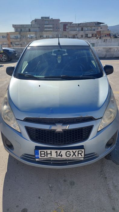 Vând Chevrolet Spark