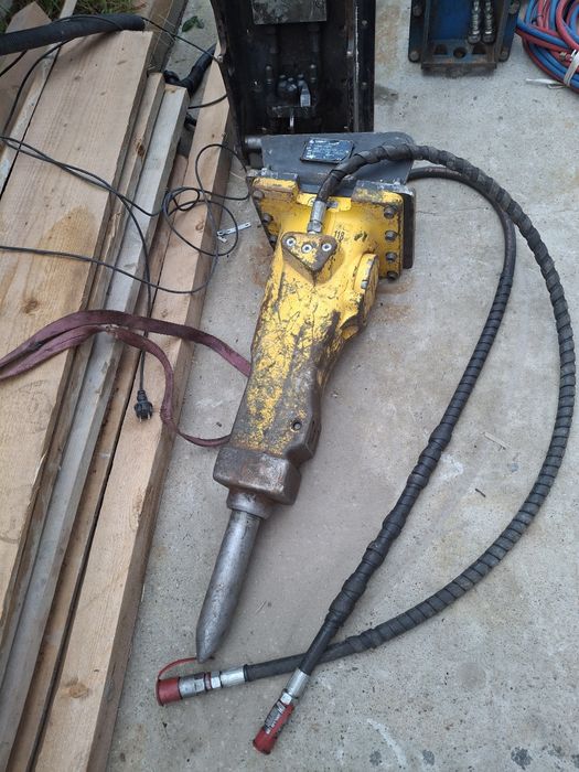 Vând 3 picoane picon miniexcavator escavator