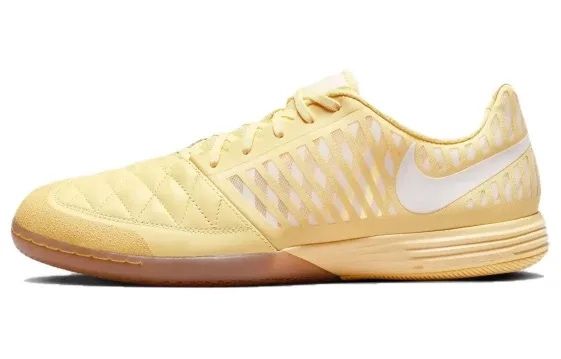 Футзалки лунар гато