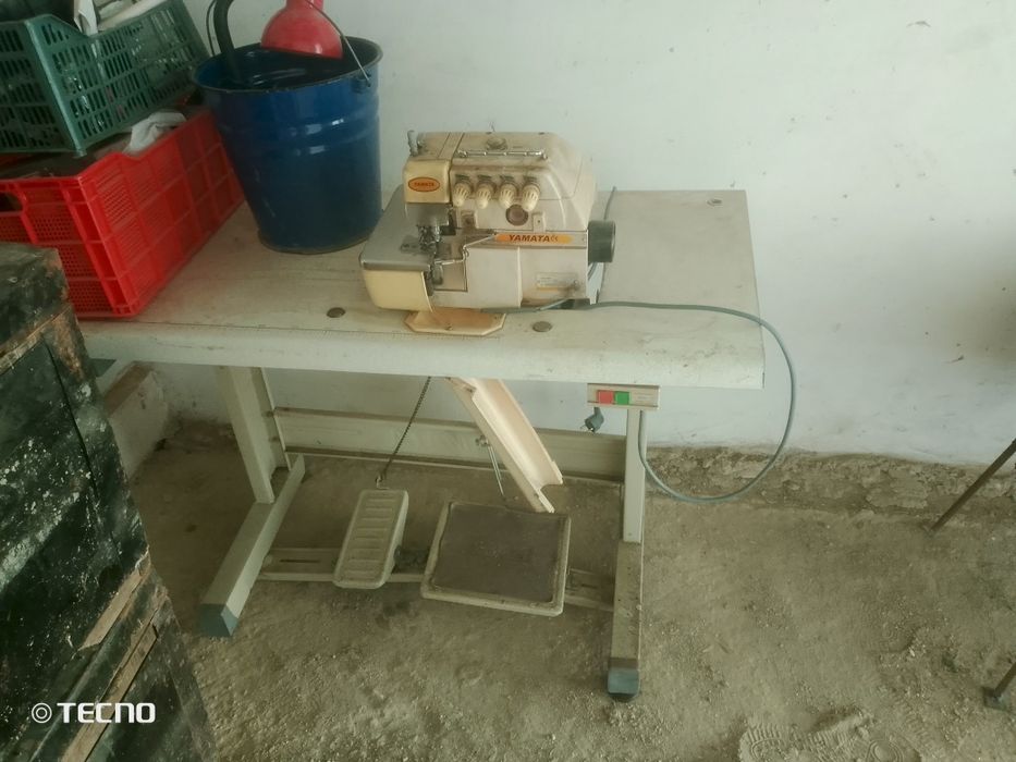 Продам оверлок ямата