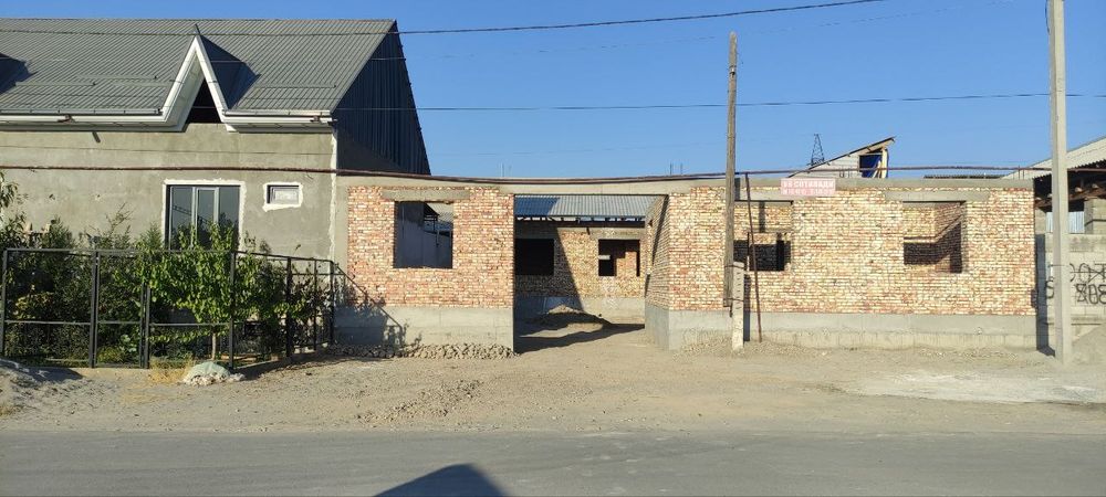 Фаргона уй жой сотилади