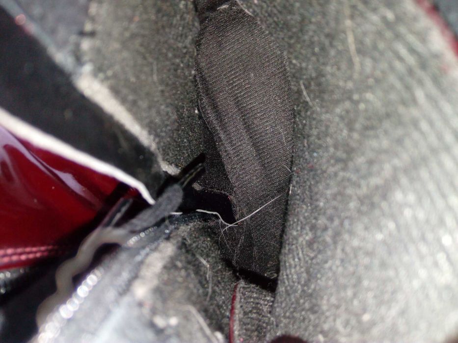 Дамски лачени боти с цип