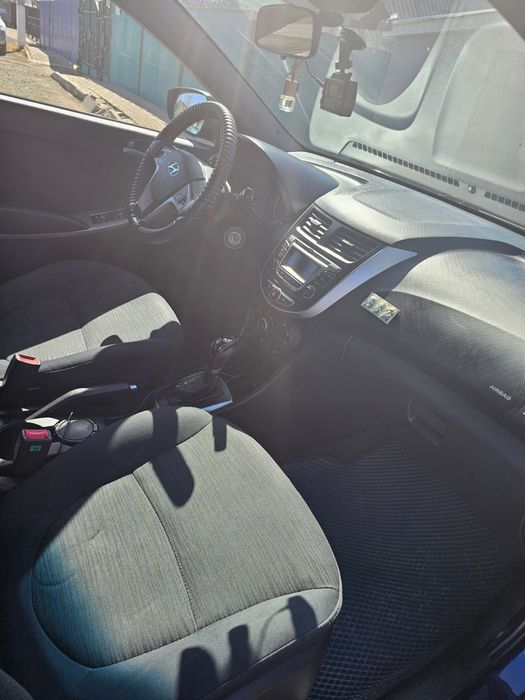 Продам Hyundai Solaris 2015