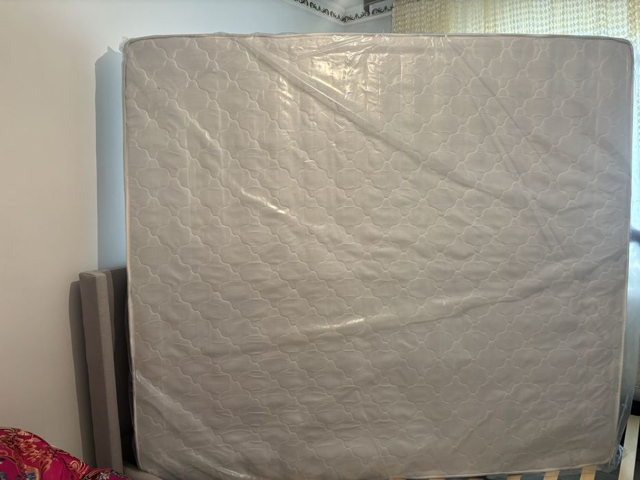 Матрас сатылады. Размер 180/200.