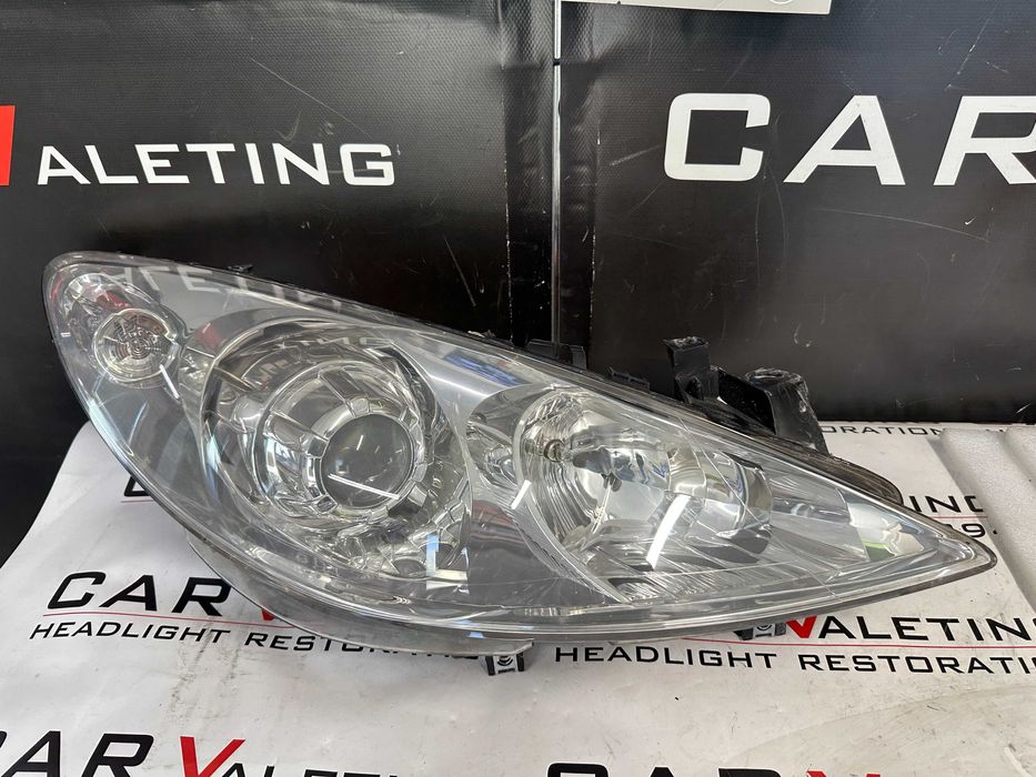 Фар фарове десен Peugeot 307 facelift far farove Пежо 307 фейслифт гр ...