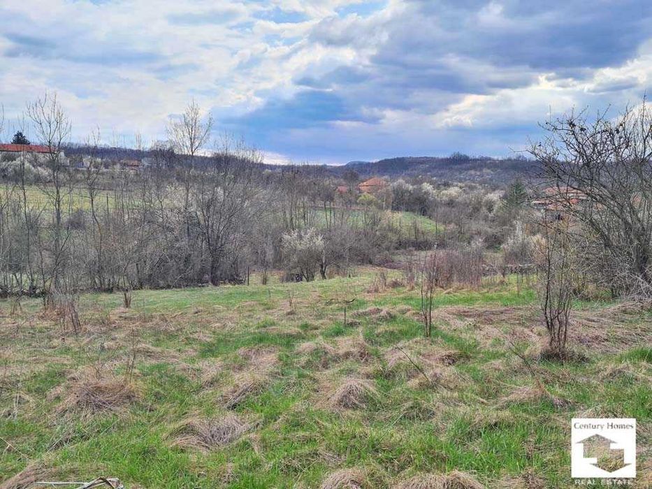 170226 Стара къща с голям двор в китно село на 3 км от град Дряново