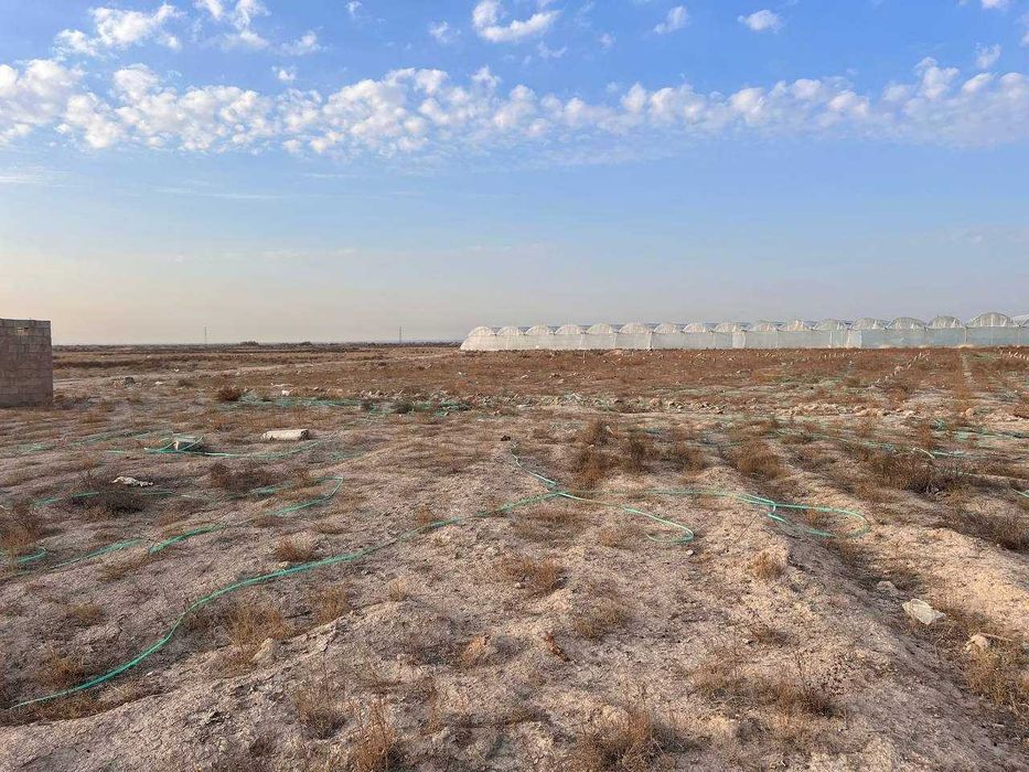 Навои вилояти, Кармана туман, аэропортдан 1.25 гектар ер сотилади.