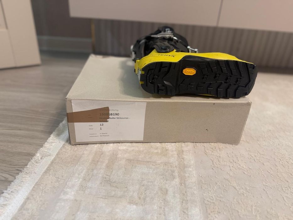 продам скитурные ботинки