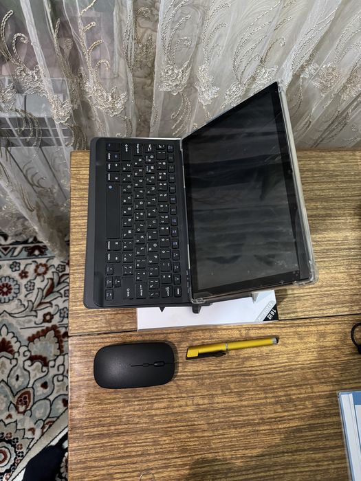 Планшет G2000 серого цвета