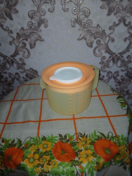 Tupperware-Емкость для смешивания(2л.)