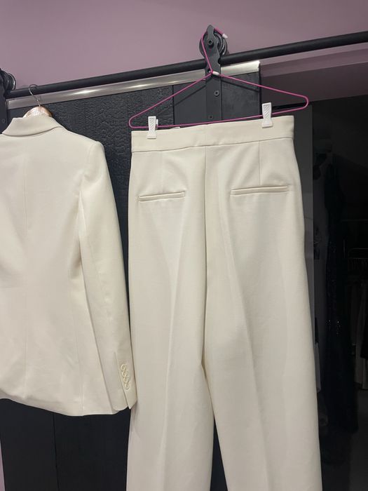 Страхотен костюм ZARA