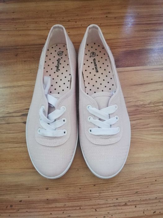 Нови платненки Graceland