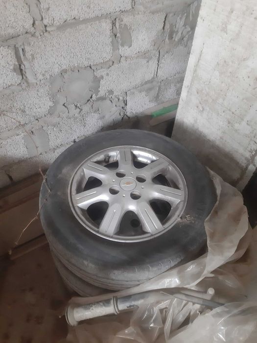 Продам заводские диски от спарка