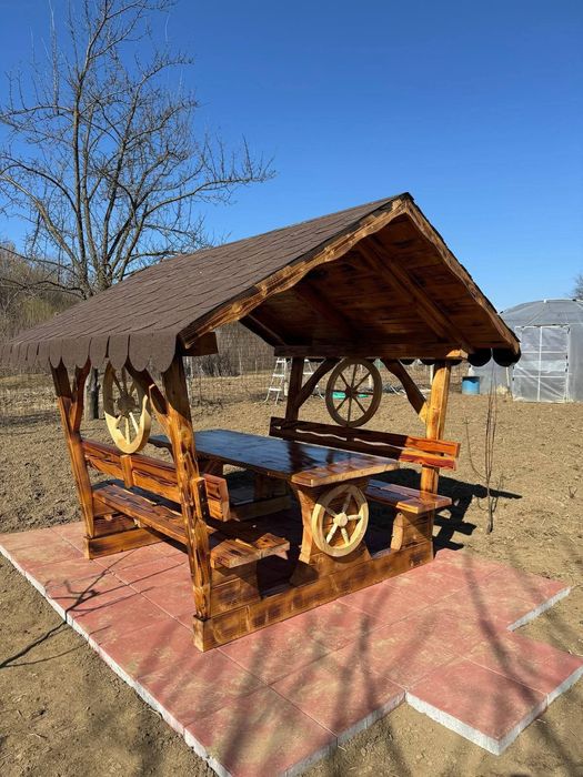 Leagane si foișoare rustice