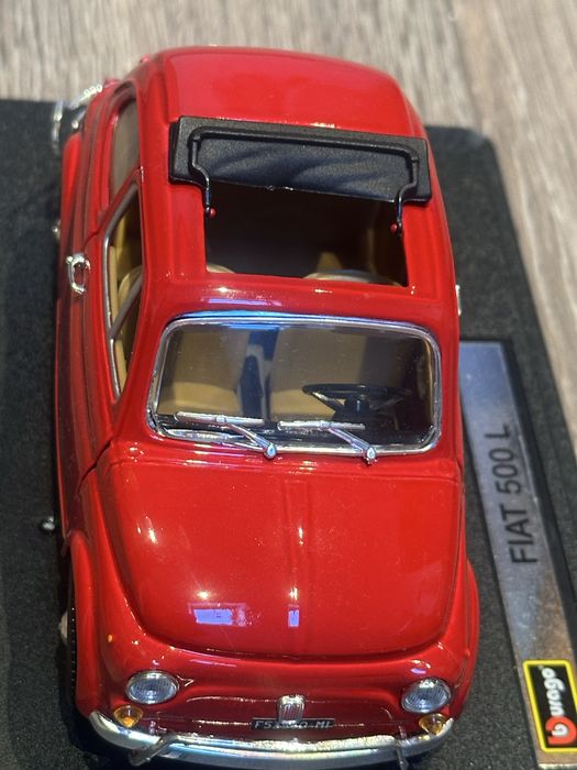 Fiat 500L Burago 1/21