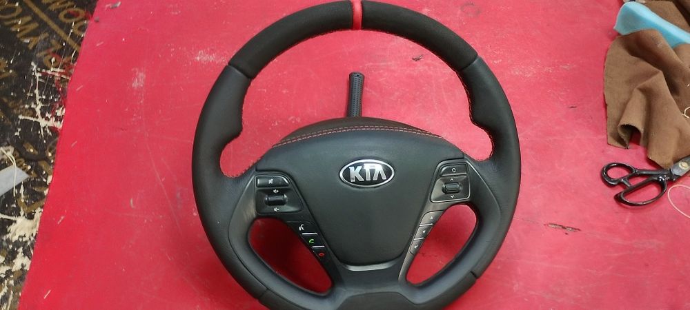 Автотапицер волани