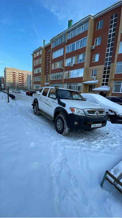 Тойота хайлюкс сатылады