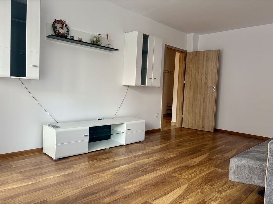 Apartament cu 3 Camere De Inchiriat