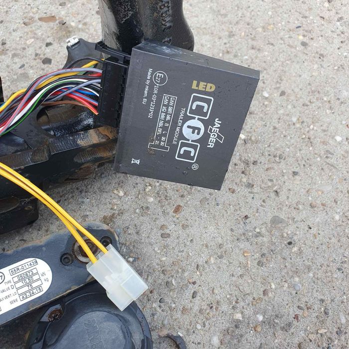 Теглич за C-класа