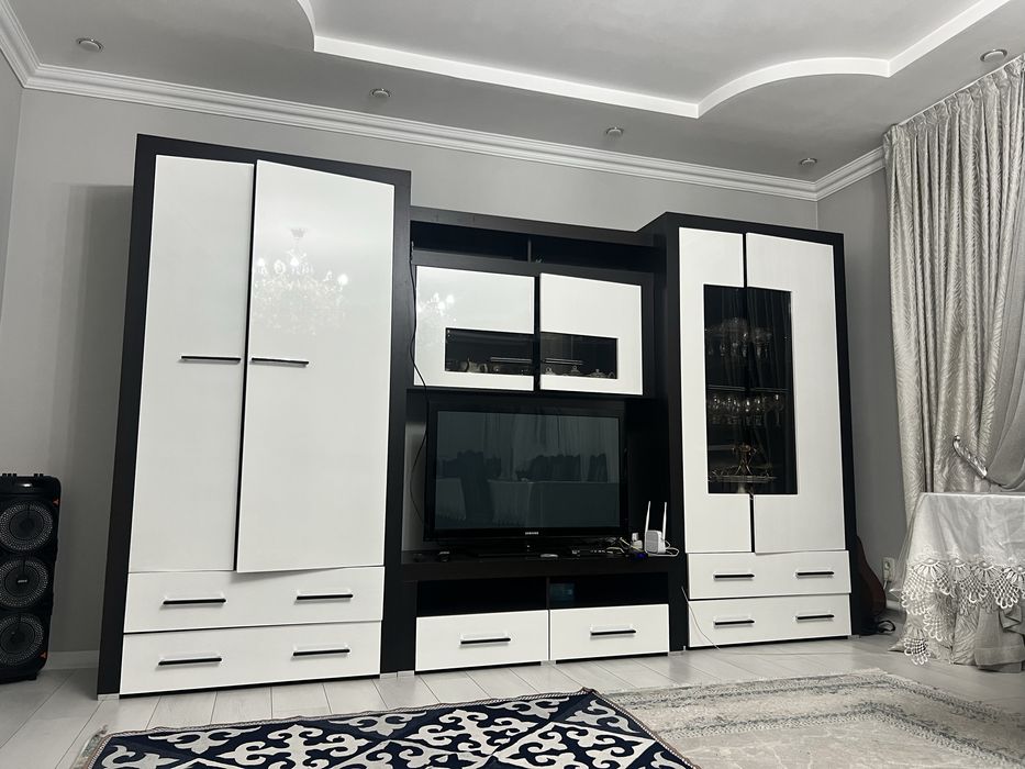 Стенка в гостиную