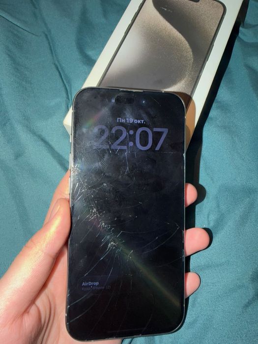 Продам iphone 15 pro срочно