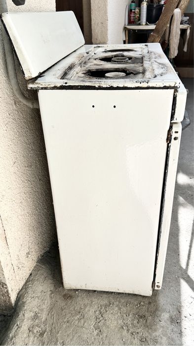 Продам газовую трёх комфорную плиту в рабочем состоянии.