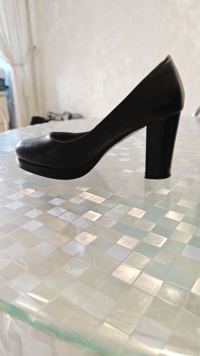 Туфли черные 36 размер